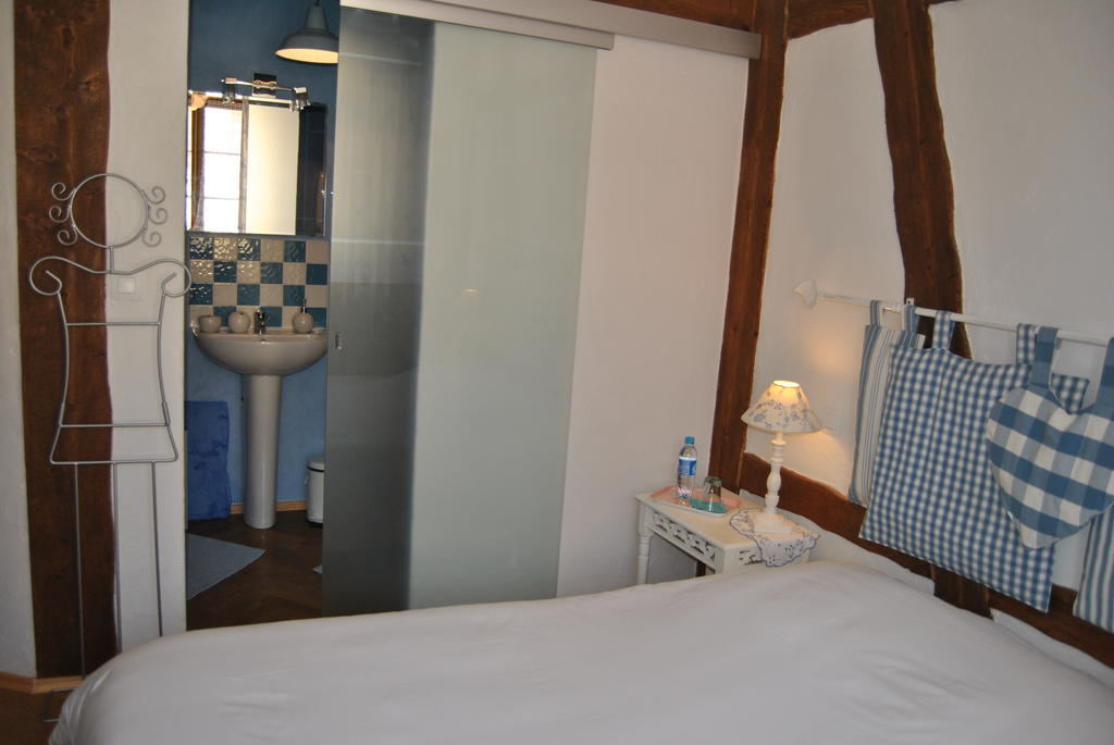 Appartements & Chambres Les Loges Du Capucin Kaysersberg-Vignoble Rom bilde